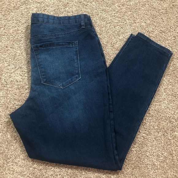 NWOT No-gap Skinny Jeans Paint/Bleach Splatter 16W - Picture 2 of 15